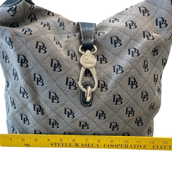 Dooney & Bourke Signature Quilt Logo Lock Sac Handbag Very Nice Condition - Picture 9 of 15